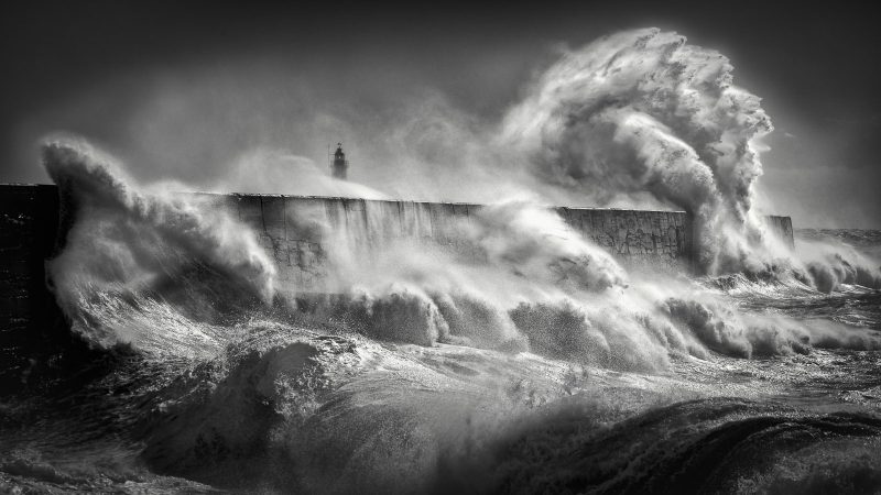 dramatic wave landscape photography